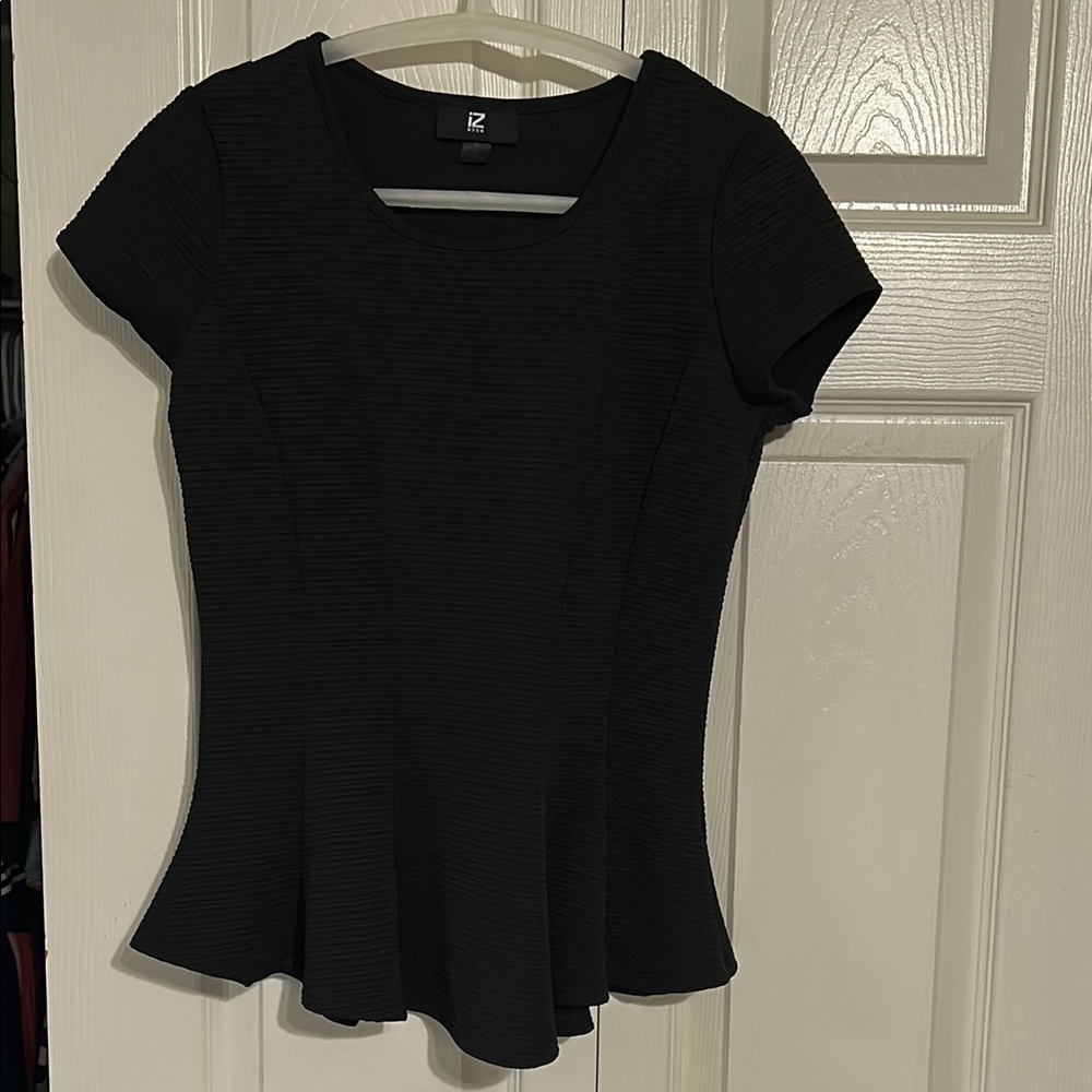 Iz Byer Black Textured Short Sleeve Blouse